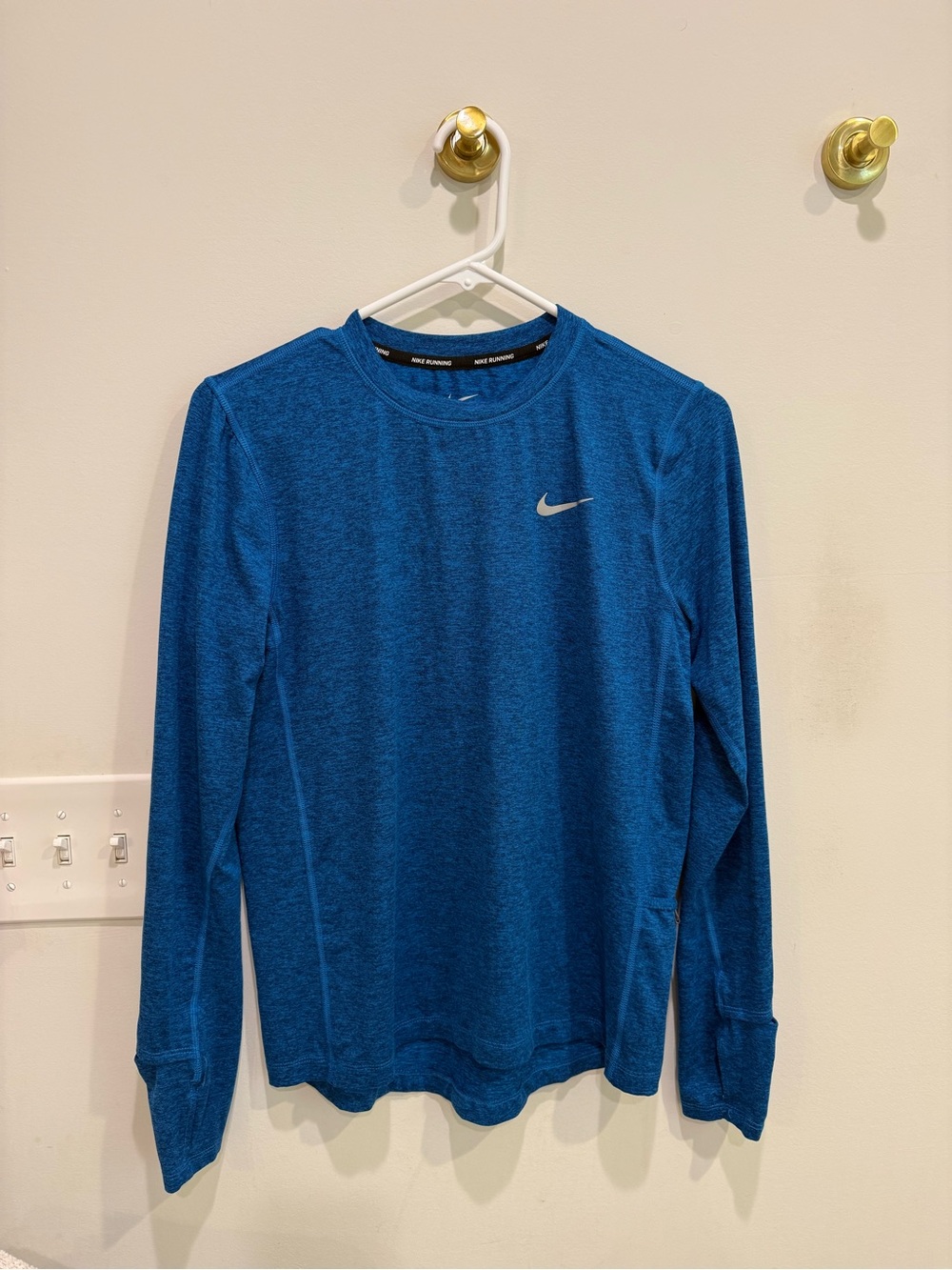 Nike Long-Sleeve Athletic dri fit athletic Shirt